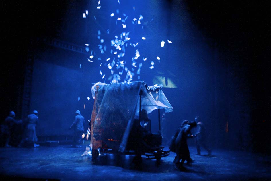 Madre Coraje y sus hijos · Ricardo Sánchez Cuerda